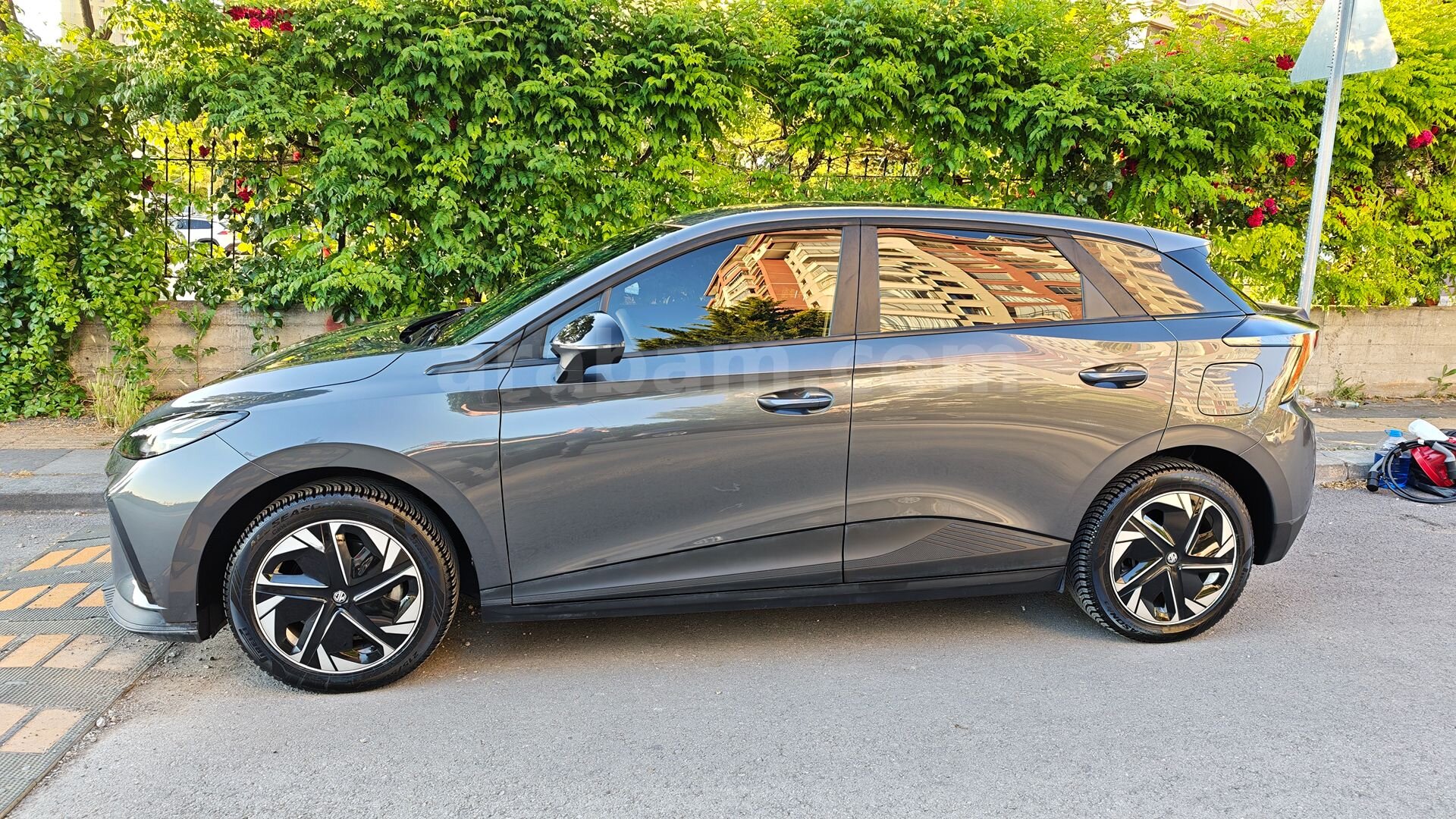 Sahibinden MG MG4 Comfort 2023 Model Ankara 26.250 km Gri 4