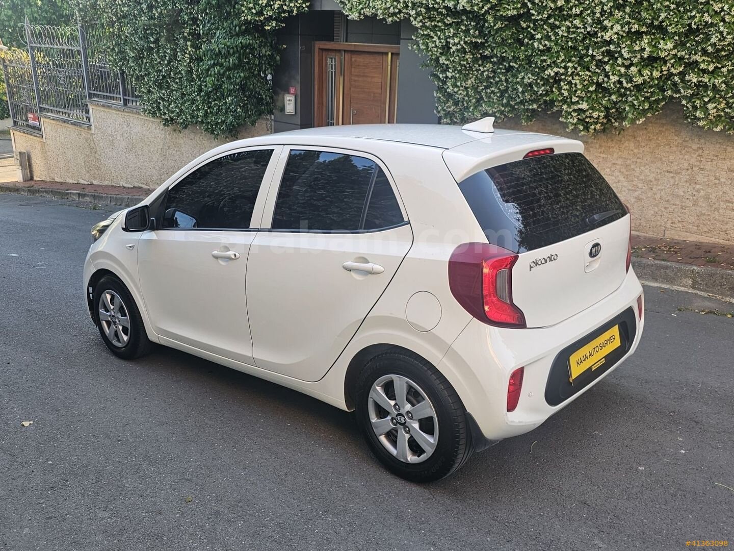 Galeriden Kia Picanto 1.0 MPI Live 2020 Model İstanbul 49.000 km Beyaz 5