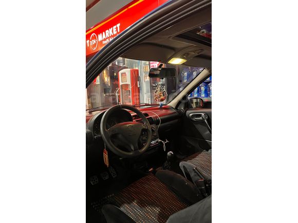 Corsa 1.6 GSi