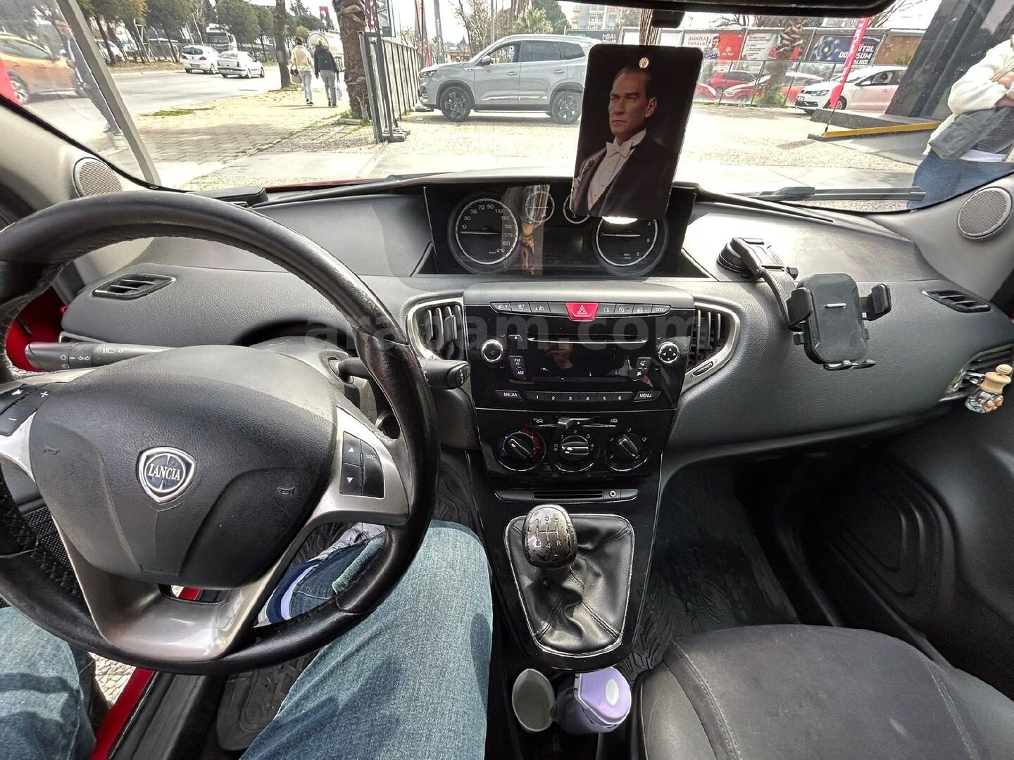 Sahibinden Lancia Ypsilon 1.3 Mjet 2013 Model İzmir 168.000 km Kırmızı 2
