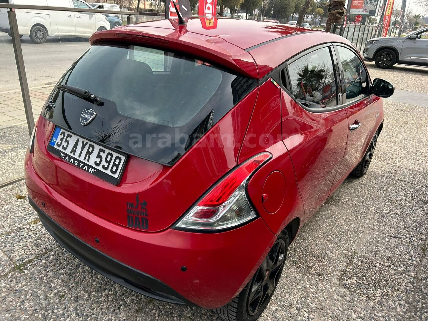 Sahibinden Lancia Ypsilon 1.3 Mjet 2013 Model İzmir 168.000 km Kırmızı 3