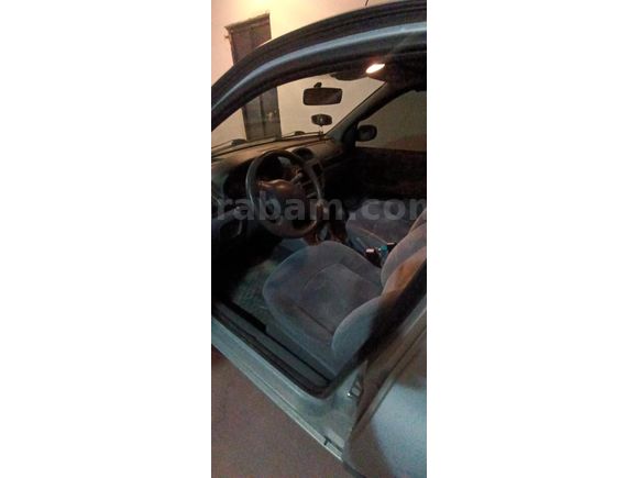 Hastasına orjinal  Clio 1.4 16v RXT 2001 Model