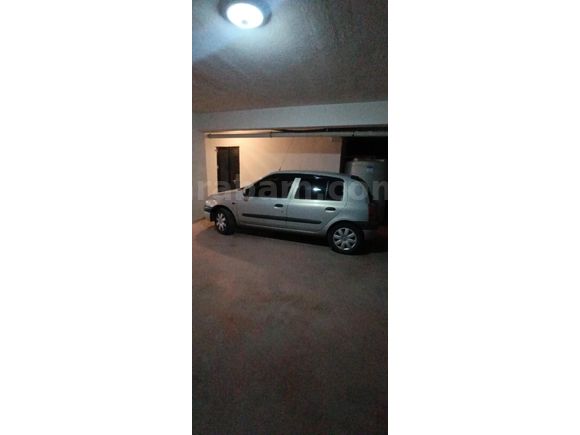 Hastasına orjinal  Clio 1.4 16v RXT 2001 Model