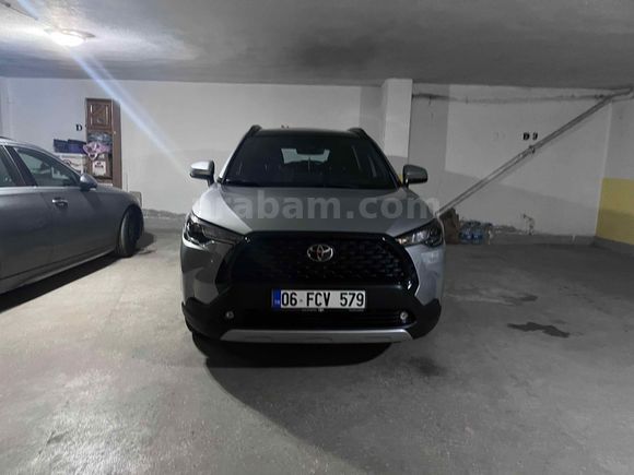 Sahibinden Toyota Corolla Cross 1.8 Hybrid Flame X-Pack 2025 Model Ankara aile araci kapali garaj aracı -sigara içilmedi.2001 km Gri (Gümüş)