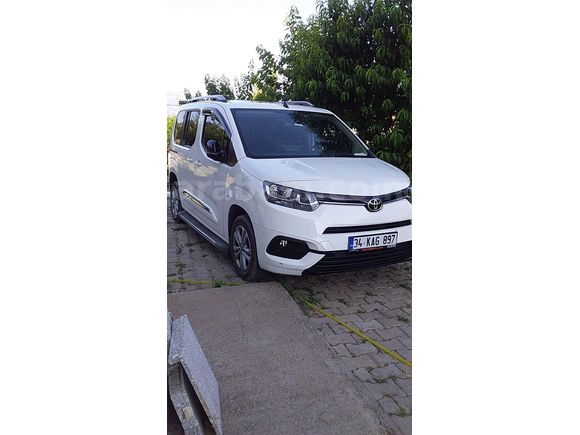 Sahibinden Toyota Proace City 1.5 D Flame X-Pack 2022 Model  68.000 km Beyaz