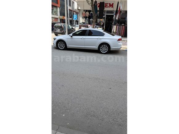 Sahibinden Volkswagen Passat 1.6 TDi BlueMotion Comfortline 2014 Model  235.000 km Beyaz