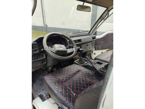Acil satılık temiz l300 pazarlık vardır 
