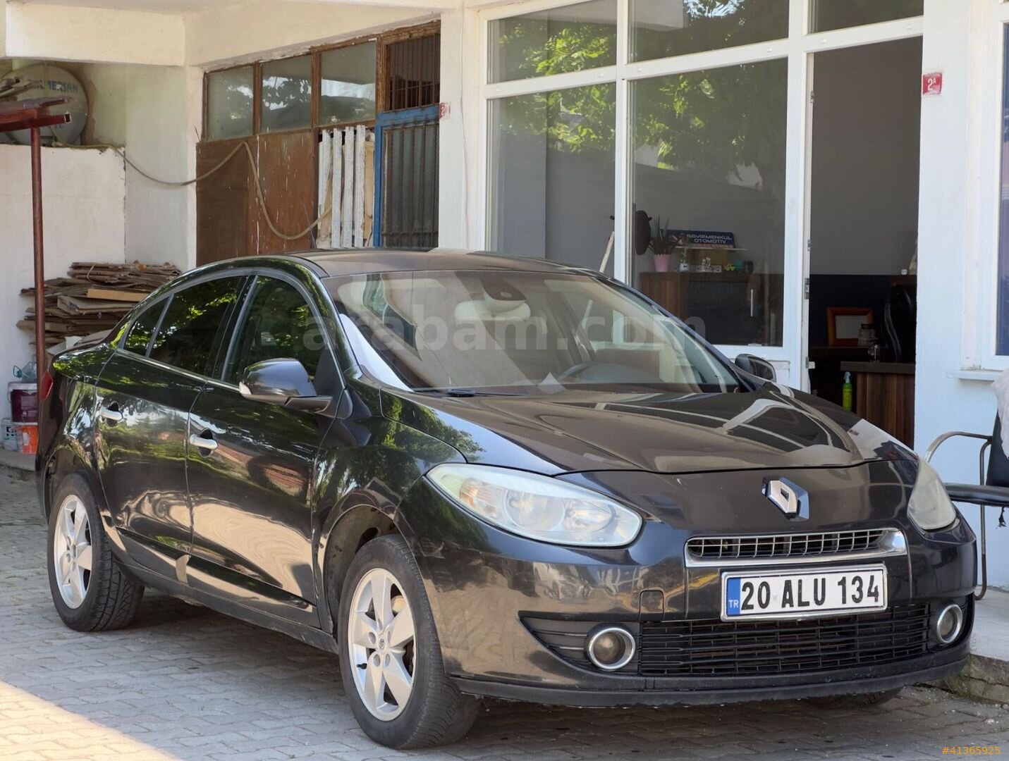 Galeriden Renault Fluence 1.5 dCi Dynamique 2011 Model İstanbul 257.000 km Siyah 2