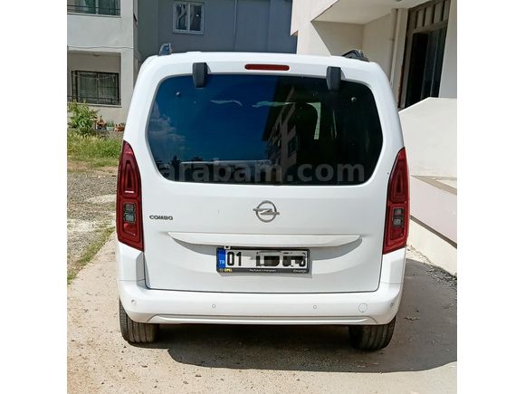 Emekliden İlk Elden - Hatasız 2023 Opel Combo Elegance | 8 İleri Otomatik 6.090 KM