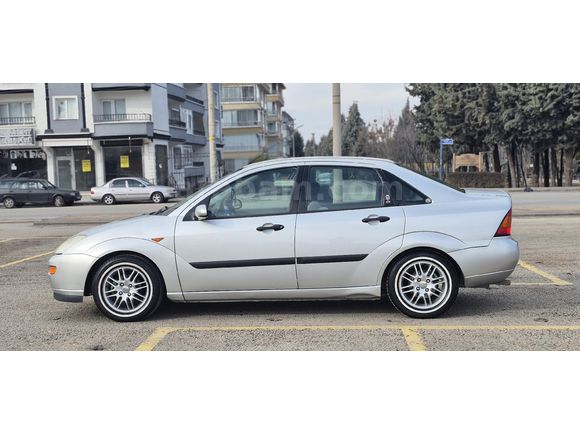 Sahibinden Ford Focus 1.6 Ghia 2001 Model