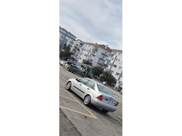 Sahibinden Ford Focus 1.6 Ghia 2001 Model