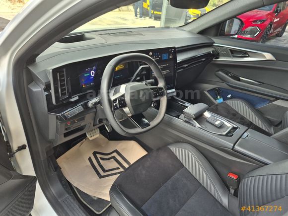 RENAULT YETKİLİ BAYİDEN 2024 RAFALE 1.2TCe Ful Hybrid 32.000KM
