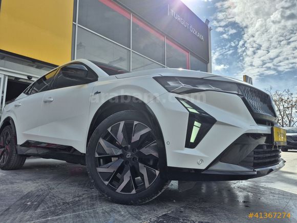 RENAULT YETKİLİ BAYİDEN 2024 RAFALE 1.2TCe Ful Hybrid 32.000KM