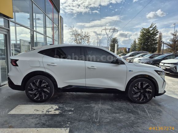 RENAULT YETKİLİ BAYİDEN 2024 RAFALE 1.2TCe Ful Hybrid 32.000KM