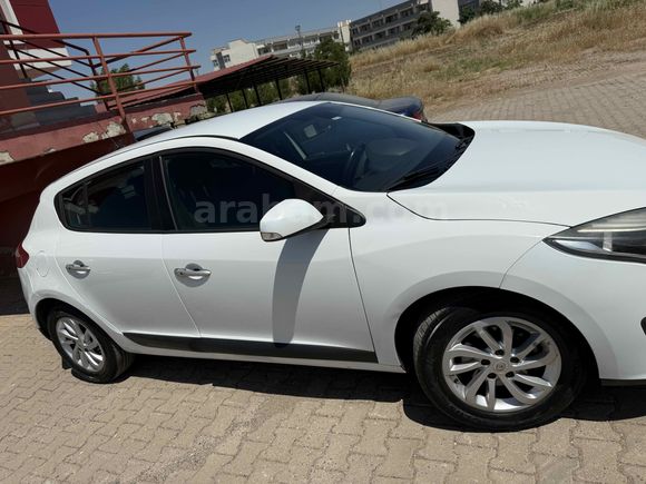 Sahibinden Renault Megane 1.6 Touch Plus 2014 Model  125.000 km Beyaz