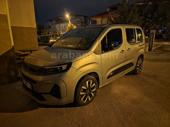 Sahibinden Opel Combo 1.5 CDTI Ultimate 2024 Model  25.000 km Gri