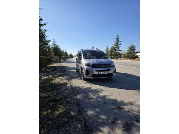 Sahibinden Opel Combo 1.5 CDTI Ultimate 2024 Model  25.000 km Gri