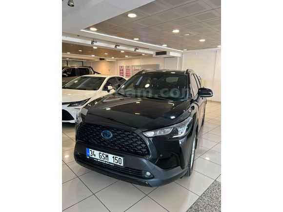 KAPALI GARAJ ARABASI COROLLA CROSS 2023 1.8 HYBRİD FLAME X-PACK