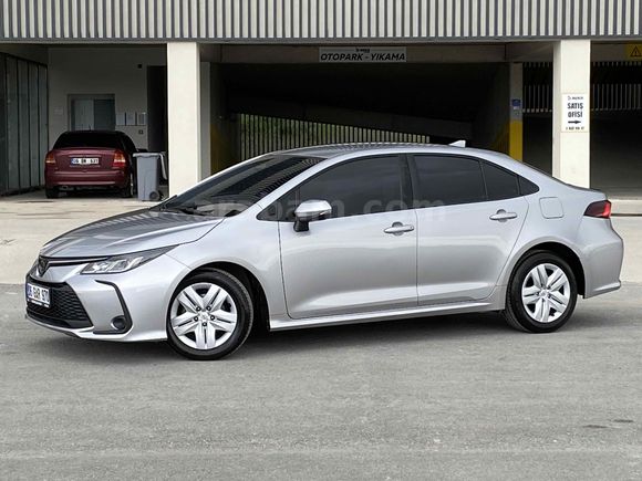 2025*COROLLA*1.5*125HP*VİSİON PLUS*10.000KM*HAYLT*G.GÖRŞ*HATASIZ