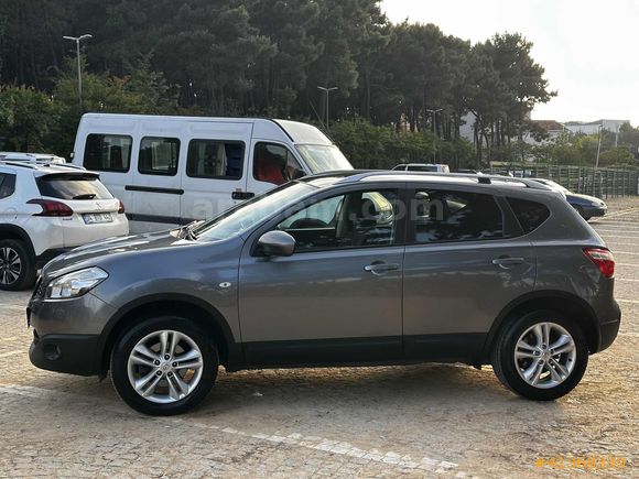 Nisaan Qashqai Tekna Skypack
