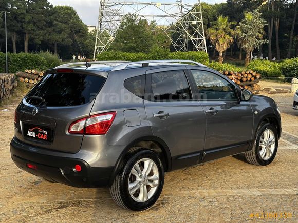 Nisaan Qashqai Tekna Skypack