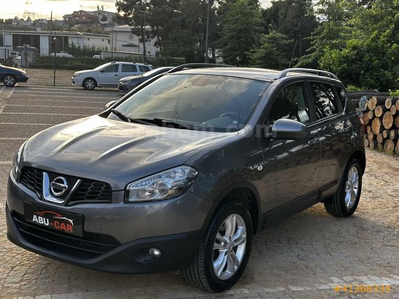 Nisaan Qashqai Tekna Skypack
