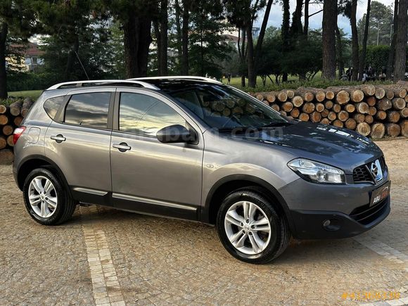 Nisaan Qashqai Tekna Skypack