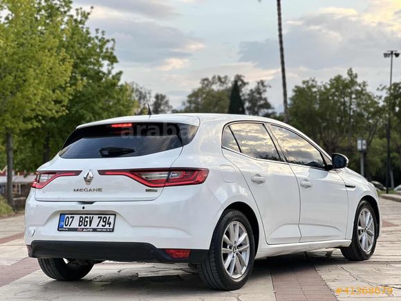 RENAULT MEGANE 4 - OTOMATİK - HATCHBACK - ANAHTARSIZ GİRİŞ ÇIKIŞ