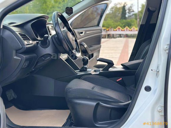 RENAULT MEGANE 4 - OTOMATİK - HATCHBACK - ANAHTARSIZ GİRİŞ ÇIKIŞ