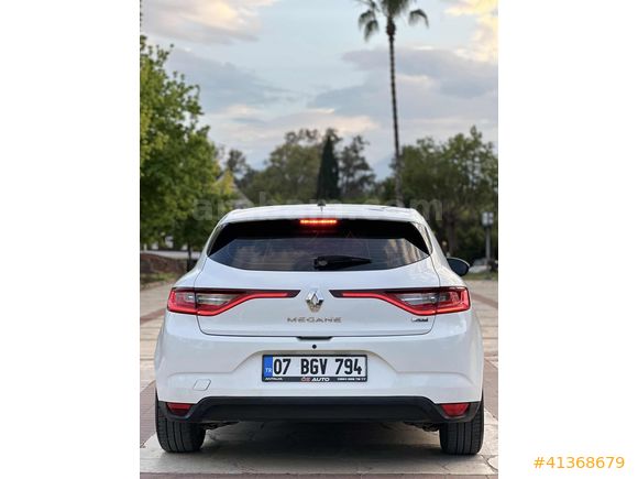 RENAULT MEGANE 4 - OTOMATİK - HATCHBACK - ANAHTARSIZ GİRİŞ ÇIKIŞ