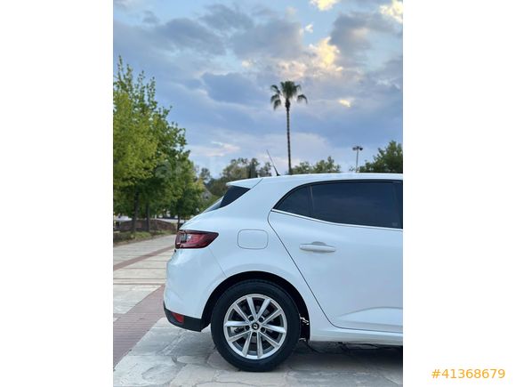 RENAULT MEGANE 4 - OTOMATİK - HATCHBACK - ANAHTARSIZ GİRİŞ ÇIKIŞ