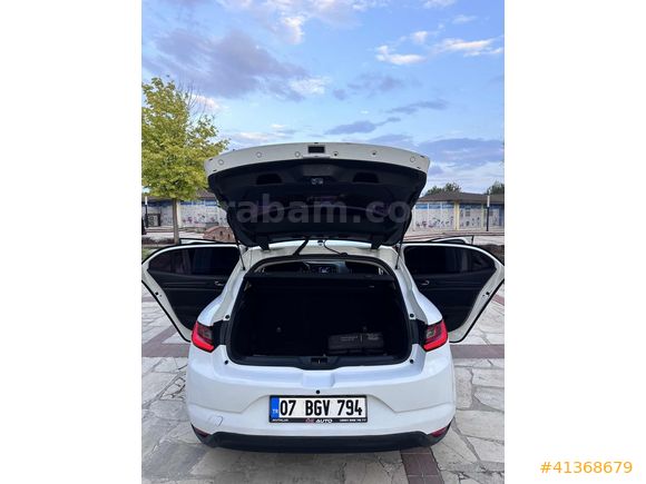 RENAULT MEGANE 4 - OTOMATİK - HATCHBACK - ANAHTARSIZ GİRİŞ ÇIKIŞ