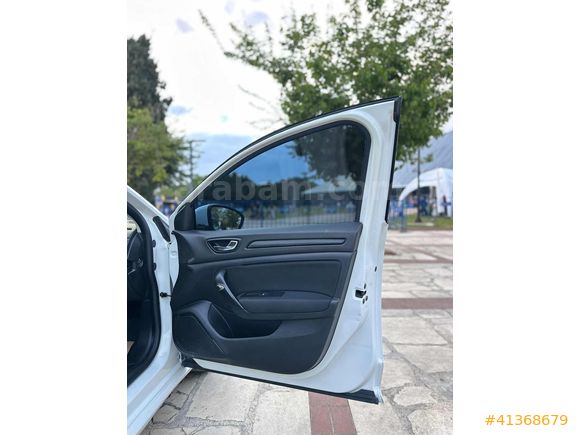 RENAULT MEGANE 4 - OTOMATİK - HATCHBACK - ANAHTARSIZ GİRİŞ ÇIKIŞ