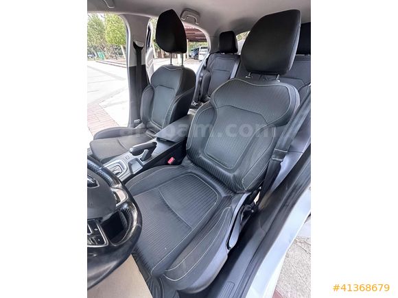 RENAULT MEGANE 4 - OTOMATİK - HATCHBACK - ANAHTARSIZ GİRİŞ ÇIKIŞ
