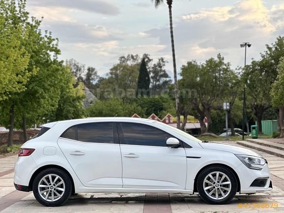 RENAULT MEGANE 4 - OTOMATİK - HATCHBACK - ANAHTARSIZ GİRİŞ ÇIKIŞ