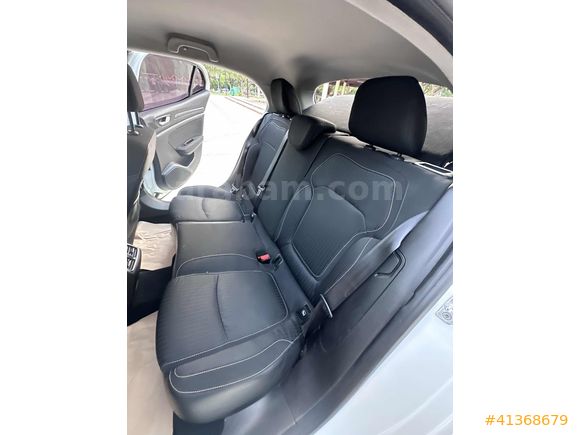 RENAULT MEGANE 4 - OTOMATİK - HATCHBACK - ANAHTARSIZ GİRİŞ ÇIKIŞ