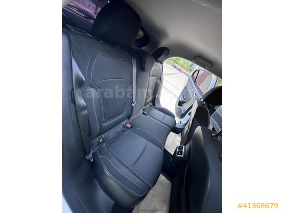 RENAULT MEGANE 4 - OTOMATİK - HATCHBACK - ANAHTARSIZ GİRİŞ ÇIKIŞ