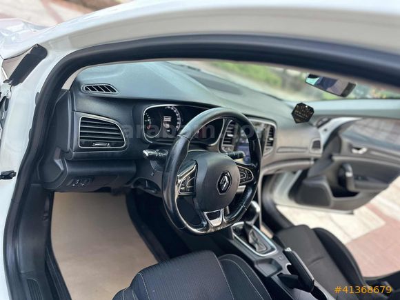 RENAULT MEGANE 4 - OTOMATİK - HATCHBACK - ANAHTARSIZ GİRİŞ ÇIKIŞ