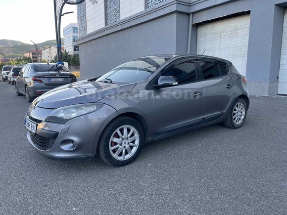 Sahibinden Renault Megane 1.6 Expression 2010 Model 