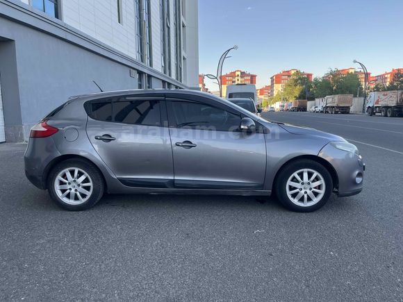 Sahibinden Renault Megane 1.6 Expression 2010 Model 
