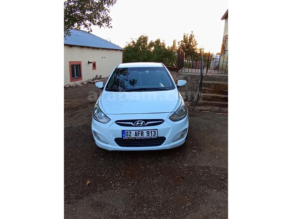 Sahibinden Hyundai Accent Blue 1.4 CVVT Mode Plus 2012 Model