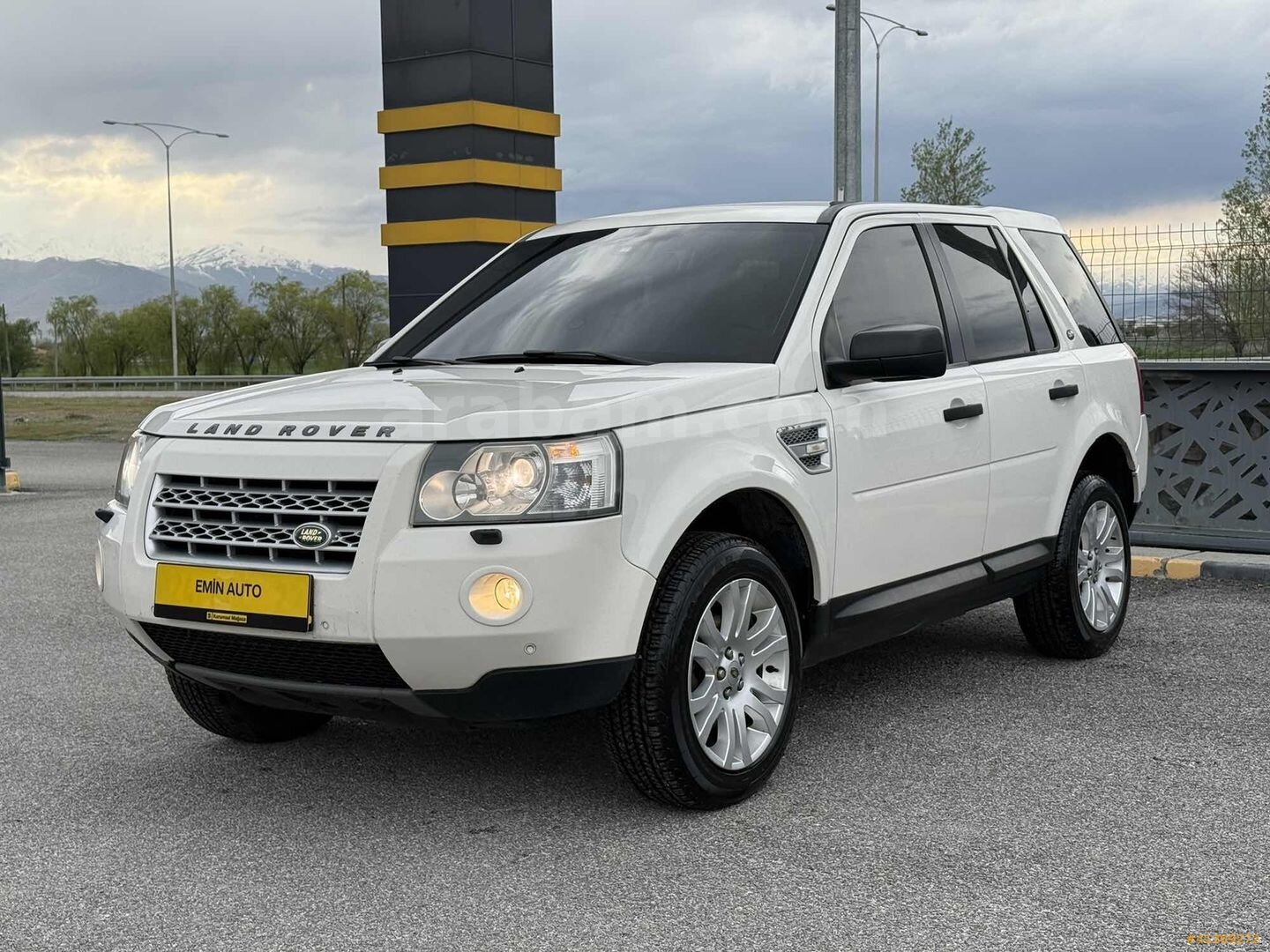 Galeriden Land Rover Freelander II 2.2 TD4 HSE 2010 Model Erzincan 312.000 km Beyaz 3