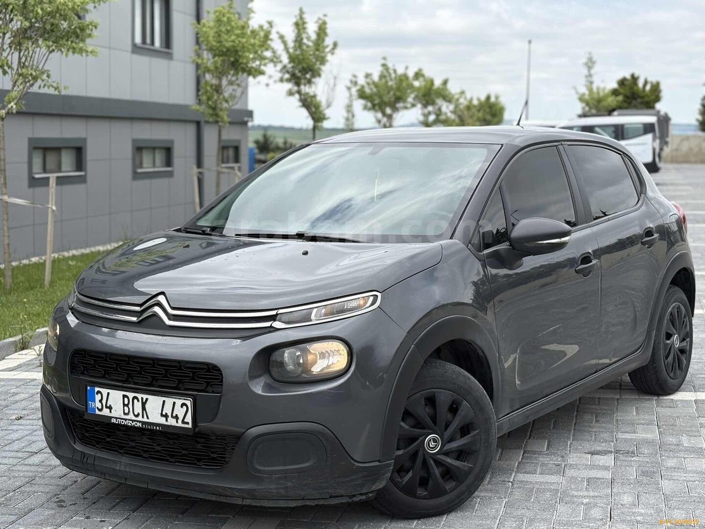 Galeriden Citroen C3 1.6 BlueHDI Feel 2017 Model İstanbul 240.000 km Gri 2