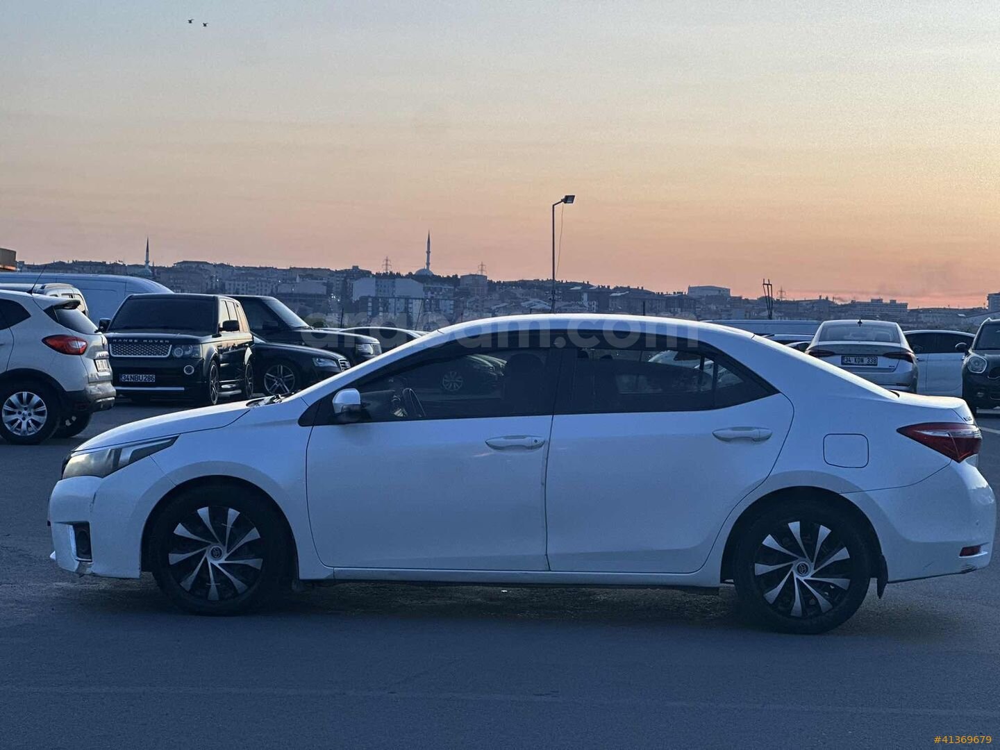 Galeriden Toyota Corolla 1.33 Life 2013 Model İstanbul 235.000 km Beyaz 7