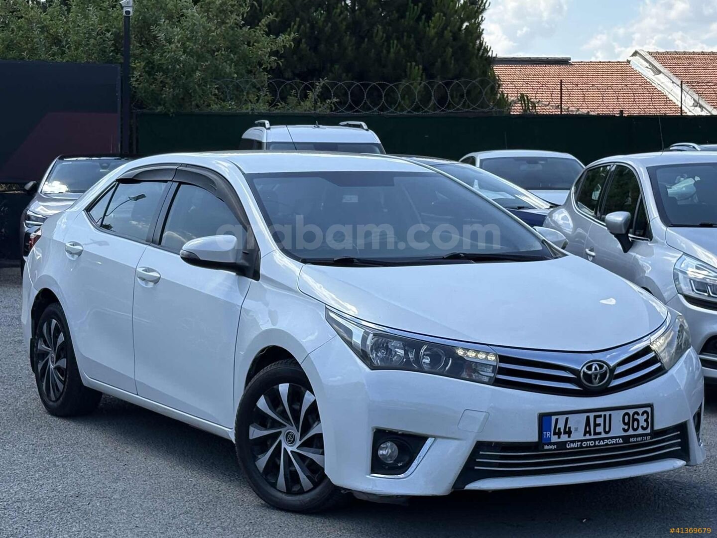 Galeriden Toyota Corolla 1.33 Life 2013 Model İstanbul 235.000 km Beyaz 1