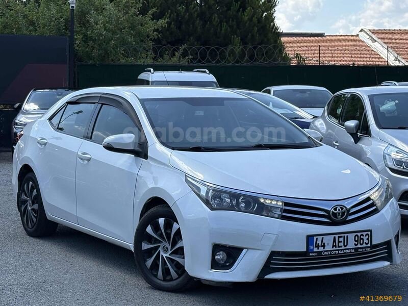 Galeriden Toyota Corolla 1.33 Life 2013 Model İstanbul 235.000 km Beyaz 1