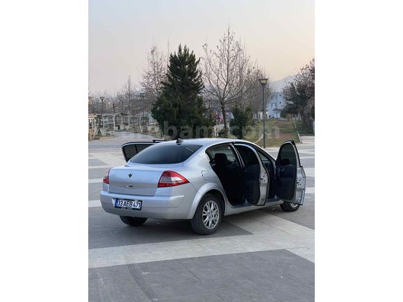 SAHİBİNDEN DEĞİŞENSİZ HASAR KAYITSIZ MEGANE 2)