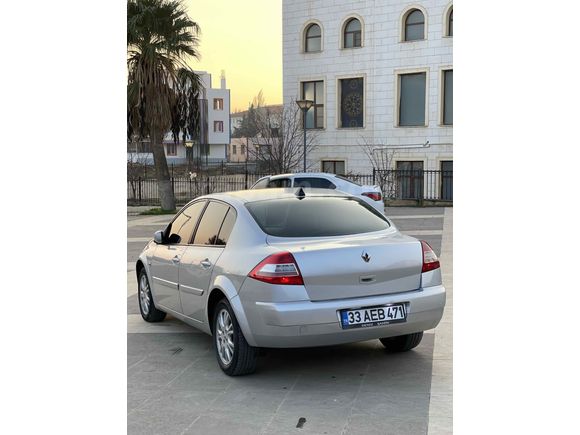SAHİBİNDEN DEĞİŞENSİZ HASAR KAYITSIZ MEGANE 2)
