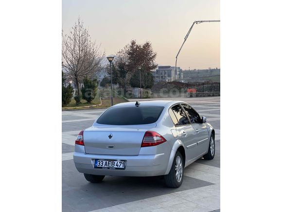 SAHİBİNDEN DEĞİŞENSİZ HASAR KAYITSIZ MEGANE 2)