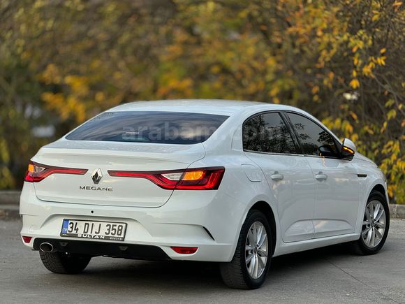 110 BİN KM MEGANE 4  OTOMATİK 1.5 DİZEL Touch 2020 MODEL HASAR KAYITSIZ  DEĞİŞENSİZ